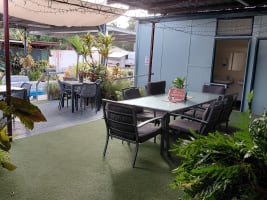 BLUFF HOTEL: FREEHOLD HOTEL & GAMING OPPORTUNITY - 72HF