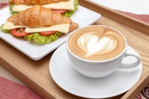 Cafe with High Foot Traffic *Well-Known Name [2407161]