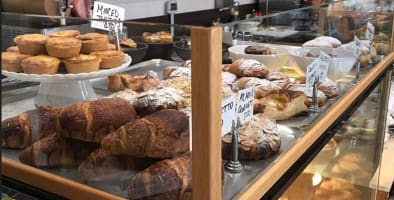 Inner-North Italian Bakery/Café – Prime Corner Location | Live-In Opportunity