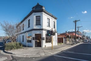 FABULOUS CAFE IN PRIME LOCATION, RICHMOND – CHEAP RENT INCLUDING UPSTAIRS RESIDE