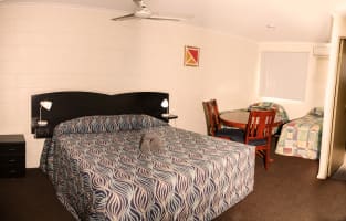 CENTRAL QLD COASTAL FREEHOLD MOTEL - 2917MF