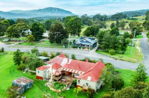 HISTORIC ROBBIE BURNS HOTEL   -  SOUTH COAST- LEASEHOLD