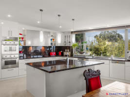 Luna Blu Luxury Bed and Breakfast – The Ultimate Sea-Change with Income