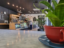 Popular Café & Bakery in Stirling – Adelaide Hills.  PRICE REDUCED.