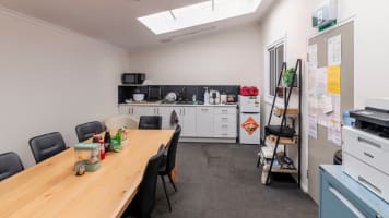 Established for Over 30 Years – Thriving Window & Glazing Business | New Lease