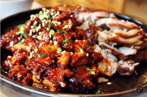 BUSY AUTHENTIC KOREAN RESTAURANT @ THE BUSY CAMBERWELL JUNCTION