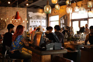 FULLY LICENSED BAR & RESTAURANT | WALKING DISTANCE TO LUNA PARK | NEXT TO MAJOR THEATRE