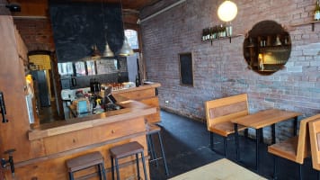 UNDER OFFER - Bar Gloria