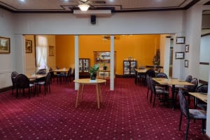 VACANT POSSESSION LEASEHOLD - Royal Hotel, Corowa NSW - 1P0527