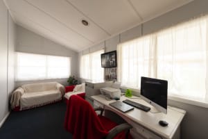 CAFE BUSINESS & HOUSE FOR SALE - Painters Cafe, Corowa NSW - 1P0542