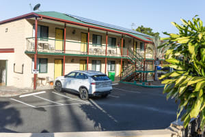 CENTRAL QLD COASTAL FREEHOLD MOTEL - 2917MF