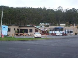 JUST HOOKED - WELL KNOWN SEAFOOD RESTAURANT/CAFE WITH 3 BEDROOM RESIDENCE