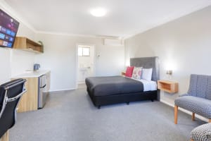 UNDER CONTRACT - Deniliquin Motel