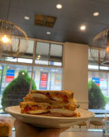 Popular Café & Bakery in Stirling – Adelaide Hills.  PRICE REDUCED.