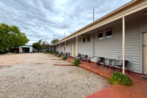 UNDER OFFER - Lake Bolac Motel - 1P0565