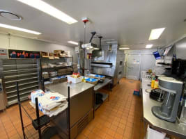 Dominos Pizza! The Entrance! LOW RENT! TO $32,500 per week, Remodelled! Lifestyle location!