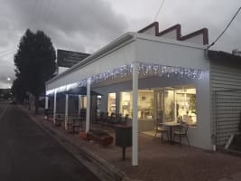 Freehold licensed Cafe / Restaurant with lifestyle