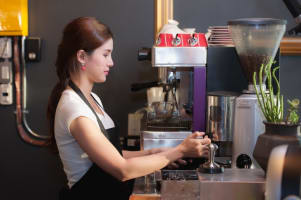 Easy-to-Manage Café – Affordable Rent – Prime Location Near Office Buildings Minimal Cooking Requ...