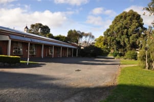 Freehold Going Concern 24 Key Motel with Approved Permit for 20 Additional Rooms