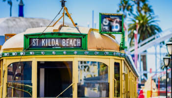 TROPHY BEACHSIDE HOSPITALITY VENUE | $1.9M TURNOVER | ELITE CORNER POSITION