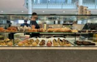 High-Traffic Shopping Centre Turnkey Café — Exceptional Value