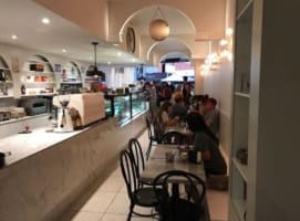 ICE CREAM / GELATERIA IN PRIME LOCATION.  LONG LEASE WITH TOP QUALITY FIT-OUT!