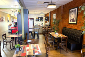 LEASEHOLD - Muddy Waters Cafe, Wangaratta VIC - 1P0568