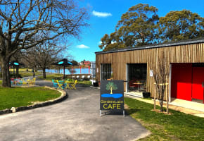 LEASEHOLD - Gardens Lake Cafe, Ararat VIC - 1P0617