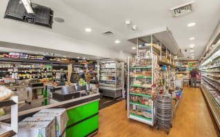 BLUE-CHIP ELWOOD VILLAGE LOCATION | $1.4M+ TURNOVER | HIGH-EXPOSURE DOUBLE FRONT