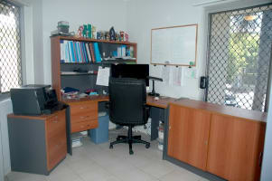 Exclusive - Caretaking Only in Paradise - ID 8837