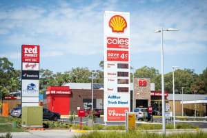 Available - Red Rooster Bomaderry! Happening service centre, Long lease, good growth trend.
