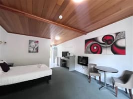Leasehold  Motel with Restaurant in Tourism Hotspot Halls Gap