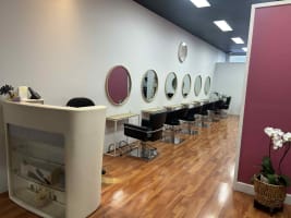 Hair & Beauty Salon + Freehold - Coolbellup Shopping Centre