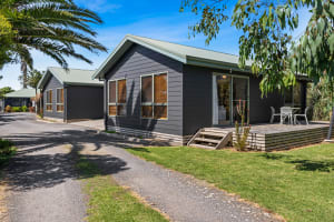 YOUR NEW COASTAL LIFESTYLE AWAITS - 2886MF