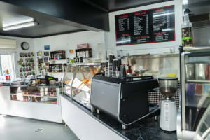 CAFE BUSINESS & HOUSE FOR SALE - Painters Cafe, Corowa NSW - 1P0542