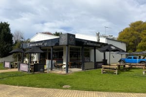 LEASEHOLD - The Border Bridge Cafe, Barooga NSW - 1P0619