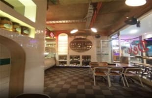 Shop front in the heart of Lt. Collins st with a general liquor licence