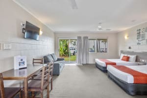 LIVE THE COASTAL DREAM WITH A PROVEN INCOME - 2885MF