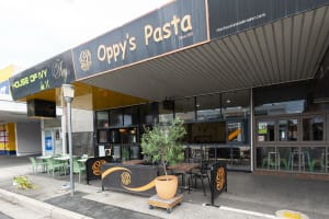 LEASEHOLD - Oppy`s Pasta, Albury NSW - 1P0545