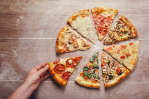 Semi-Managed Pizza Store | $11K–$12K Weekly | Low Rent | Prime Location [2601061]
