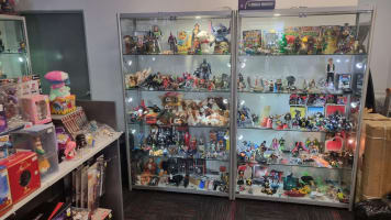 Comic Book Heroes - (2 Retail Shops Westfield Mt Gravatt and Virginia)