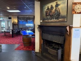 Flinders Rest Hotel - Main Highway 1 location - Freehold & Business