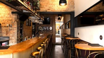 Nixie Nox - The Smallest Pub In Richmond