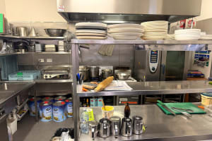 LEASEHOLD - Italian Pizzeria & Cafe, Howlong NSW - 1P0599