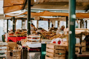 Popular Fruit & Veg Shop near Boxhill | Cheap Rent! [2410301]