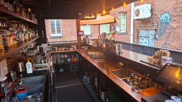 UNION ELECTRIC - A CBD laneway cocktail bar and rooftop