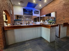 Port & Wine Seaside Hotel in historic Port Adelaide - Lease