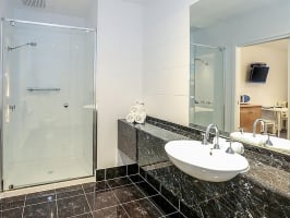 PRESTIGE LOCATION AND ACCOMODATION IN THRIVING VICTORIA’S SECOND LARGEST CITY - 2876MF