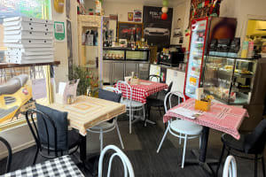 LEASEHOLD - Italian Pizzeria & Cafe, Howlong NSW - 1P0599