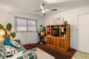 Successful, long-standing (40+ years in business) cafe for sale